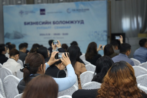 ААН-үүд Азийн хөгжлийн банк, Дэлхийн банкнаас хэрхэн санхүүжилт авах, бизнесийн боломжоо нээх талаар сонсож, туршлага судаллаа